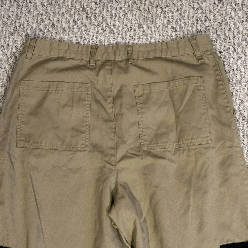 Hot Topic Khaki Chino Contrast Cargo Pocket Pants 100% Cotton Men's Size 36 EUC - Picture 3 of 5
